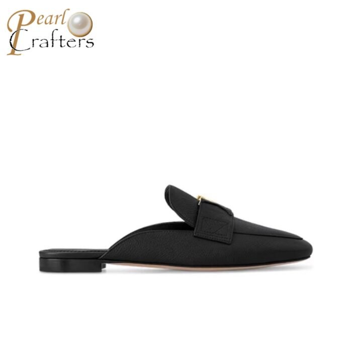 ⁦Louis Vuitton LV Leather Half-Pack Slingback Slide Sandals⁩ - الصورة ⁦3⁩