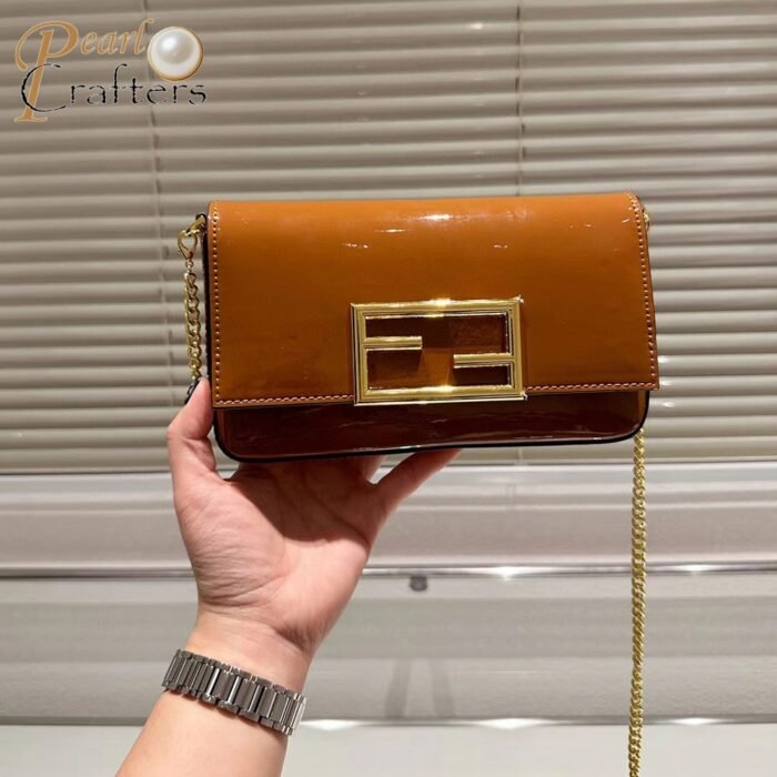⁦FENDI Chain Wallet Crossbody Bag⁩ - الصورة ⁦5⁩