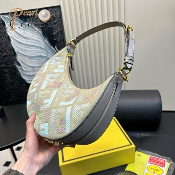 ⁦Fendi FF Logo Half Moon Bag Wristlet Shoulder Crossbody Tote Bag⁩ - الصورة ⁦3⁩