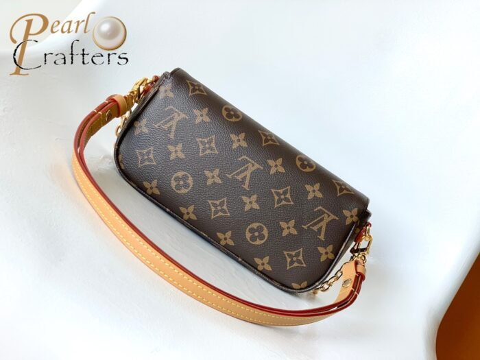 Louis Vuitton 10A Handbag Shoulder Bag Top Mirror Quality Version Wallet On Chain Ivy M81911 - Image 3