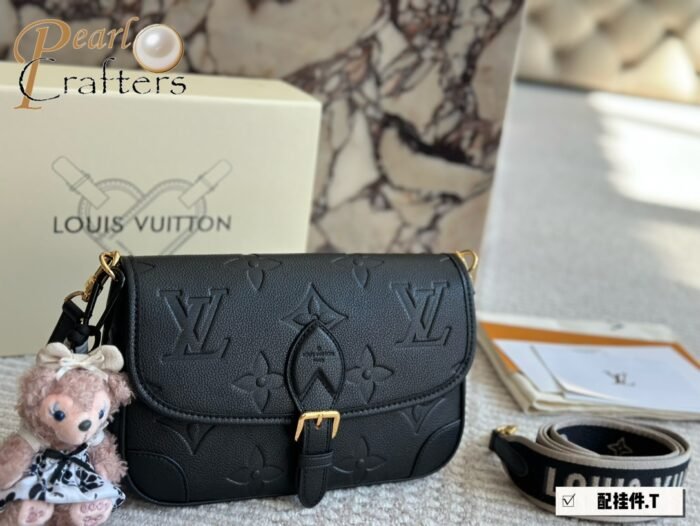 Louis Vuitton DIANE Shoulder Bag Handbag - Image 5