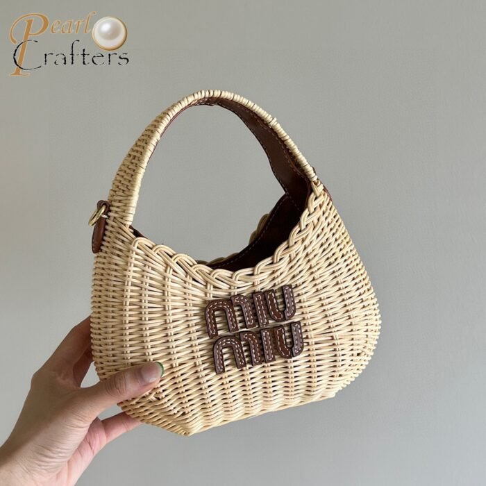 ⁦Miumiu Hobo Woven Wicker Shoulder Bag Crossbody Bag⁩ - الصورة ⁦3⁩