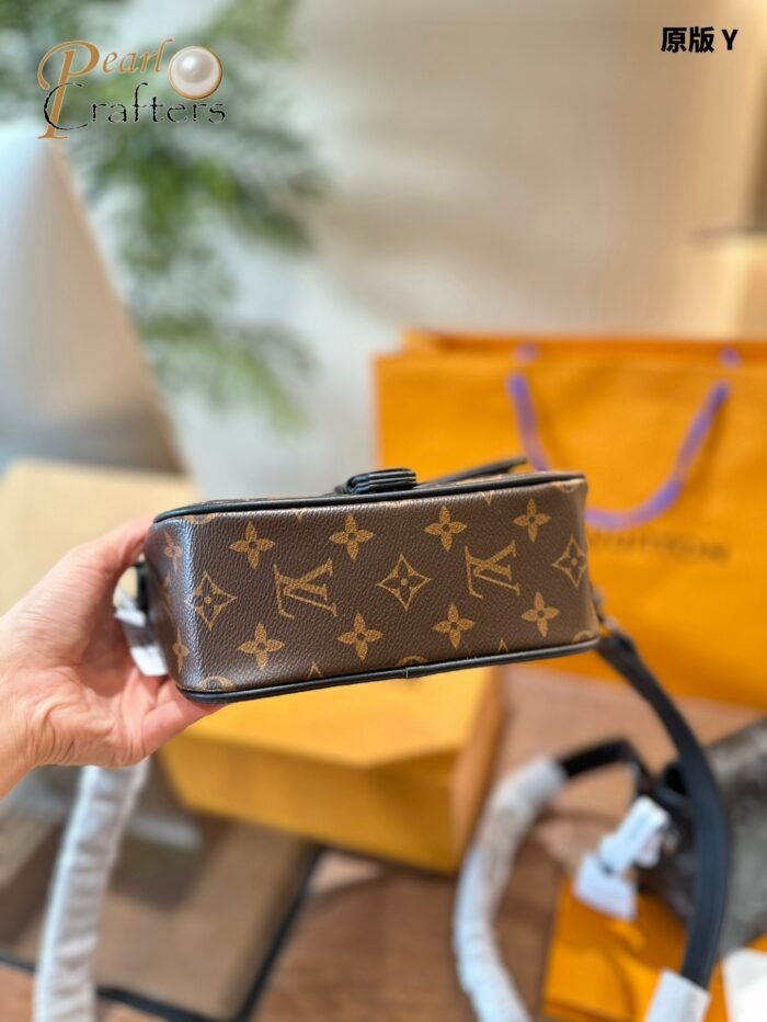 Louis Vuitton Montsouris Messenger Shoulder Bag Handbag - Image 6