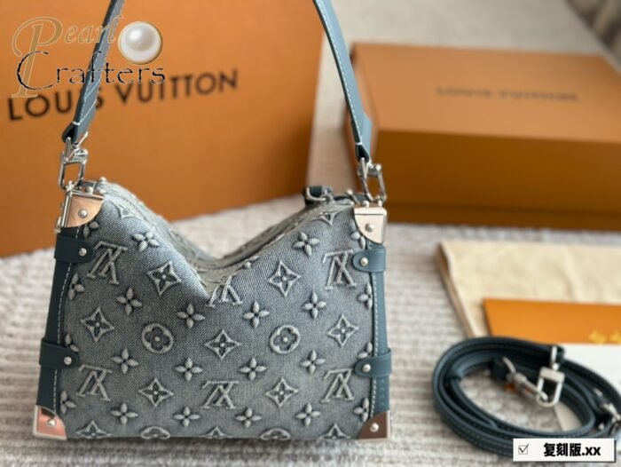 ⁦Louis Vuitton Denim Soft Trunk Shoulder Bag Handbag⁩ - الصورة ⁦4⁩