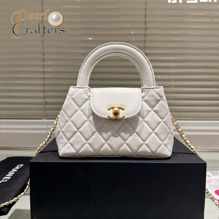 ⁦Chanel Shiny Aged Calfskin Quilted Nano Kelly Shopper Bag⁩ - الصورة ⁦11⁩