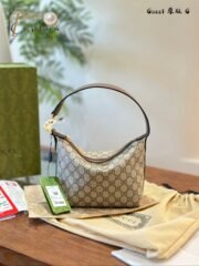 ⁦Gucci Mini HOBO Shoulder Bag⁩ - الصورة ⁦3⁩