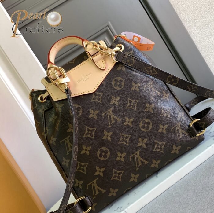 ⁦Louis Vuitton LV Excursion Backpack Bag⁩ - الصورة ⁦6⁩