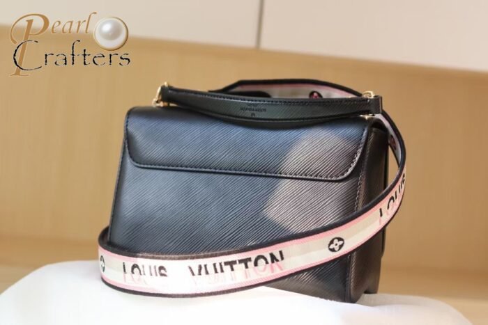 ⁦Louis Vuitton LV Twist Shoulder Crossbody Handbag⁩ - الصورة ⁦4⁩