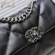 ⁦Chanel Chanel Lambskin Quilted Small 19 Flap Shoulder Bag Handbag⁩ - الصورة ⁦7⁩