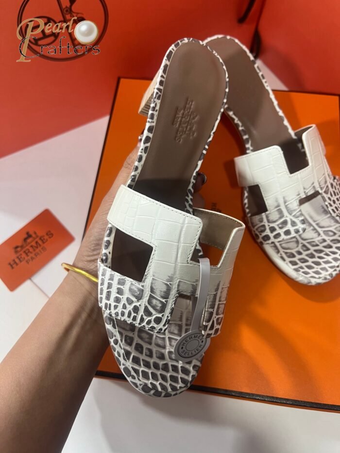 ⁦Hermes Crocodile Print Series H Sandals Slipper Heels⁩ - الصورة ⁦3⁩